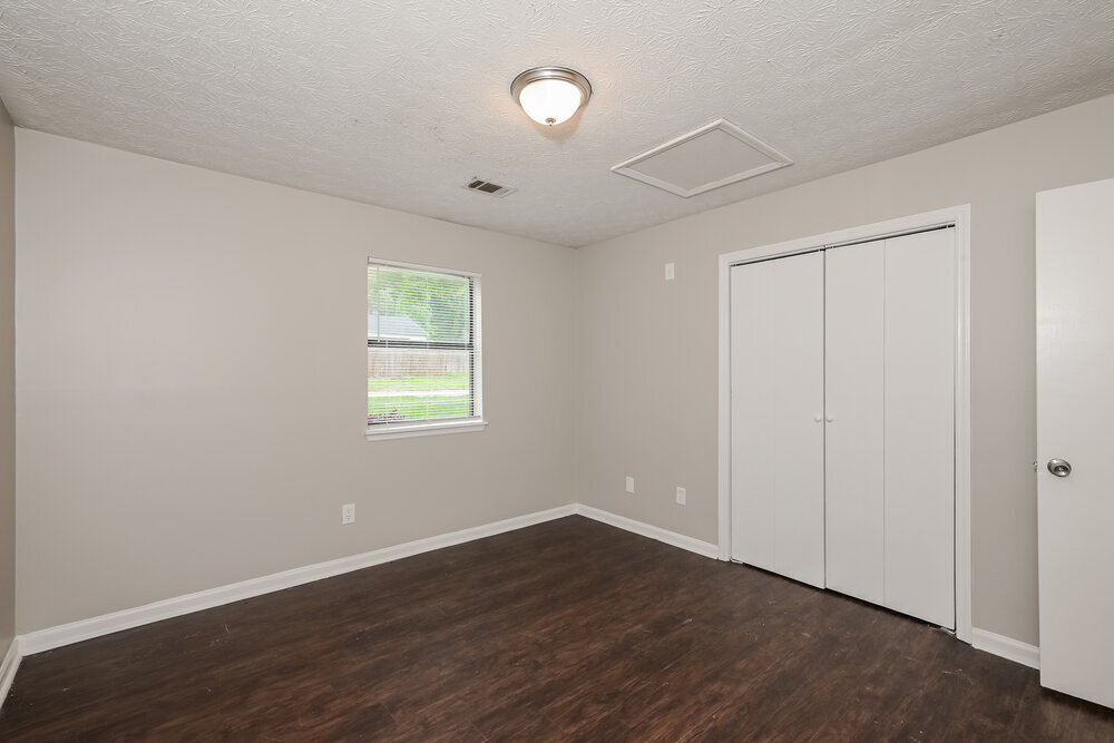 Building Photo - 488 Carillon Ln