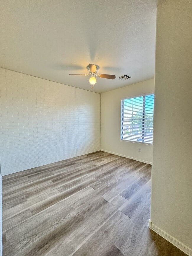 Building Photo - ASHLEY HEIGHTS 3 BEDROOM WITH HUGE BACKYARD