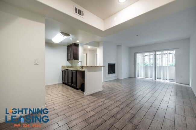 Building Photo - 11928 Kling St