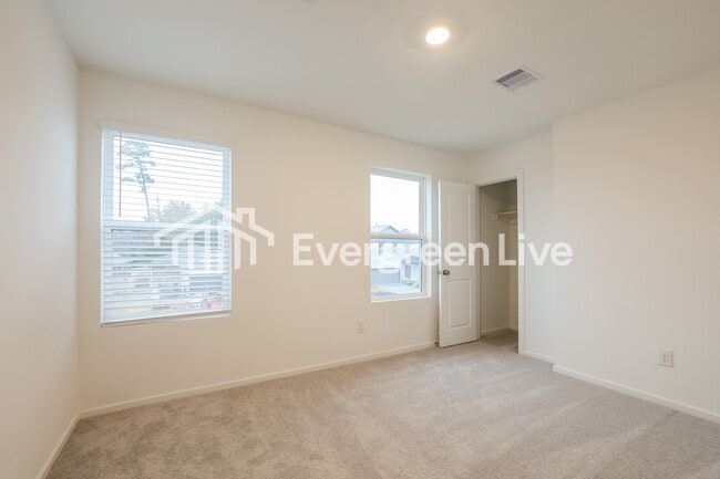 Building Photo - 19747 US-59