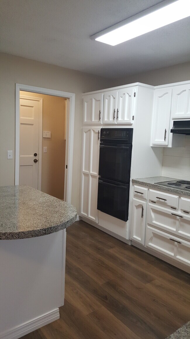 Building Photo - 2304 W Gary St