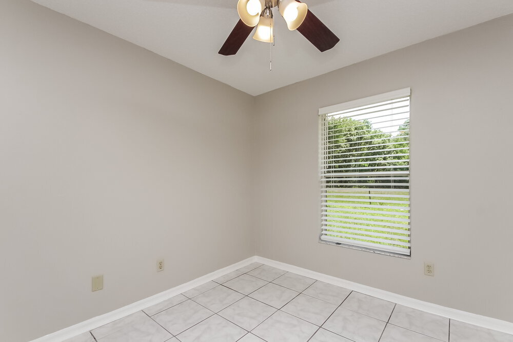 Building Photo - 208 Red Maple Dr