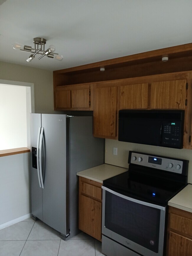 Building Photo - 4700 Lucerne Lakes Blvd