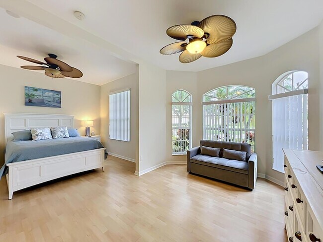 Building Photo - 1343 Shoreline Cir