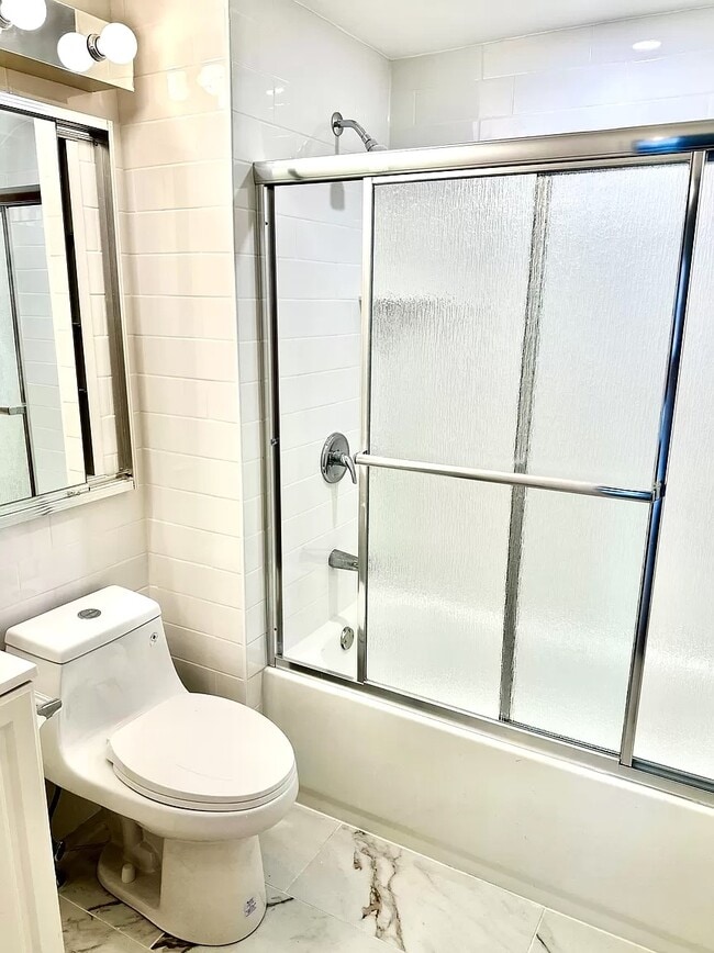 Building Photo - 33 Sterner Ave