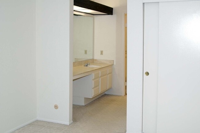 Building Photo - 10400 Caminito Cuervo