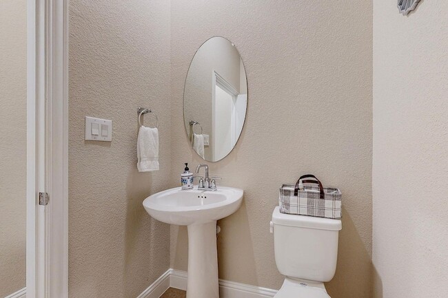 Building Photo - 7524 Redondo Dr
