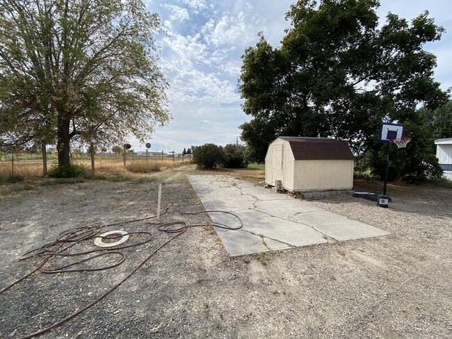 Building Photo - 511 US-26