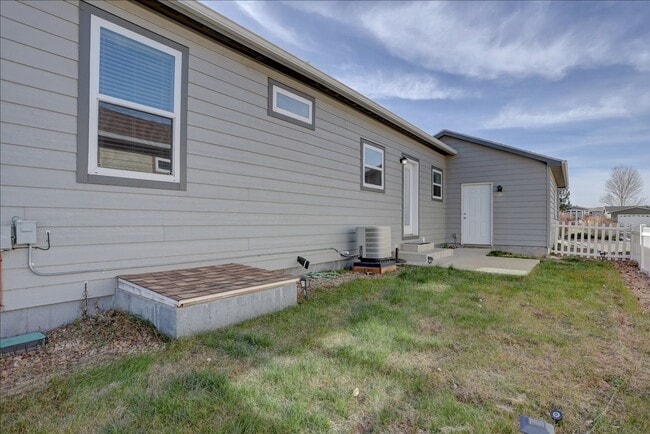 Building Photo - Beautiful 3-Bedroom Home in the Prairie Gr...