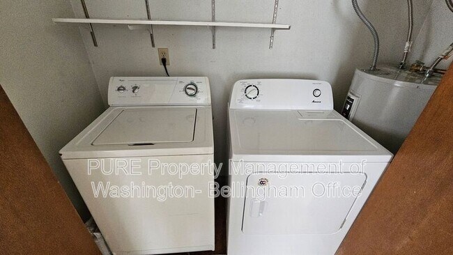 Building Photo - 2256 Douglas Rd