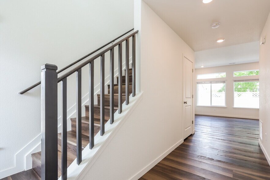 Building Photo - 4704 N Tower Dr