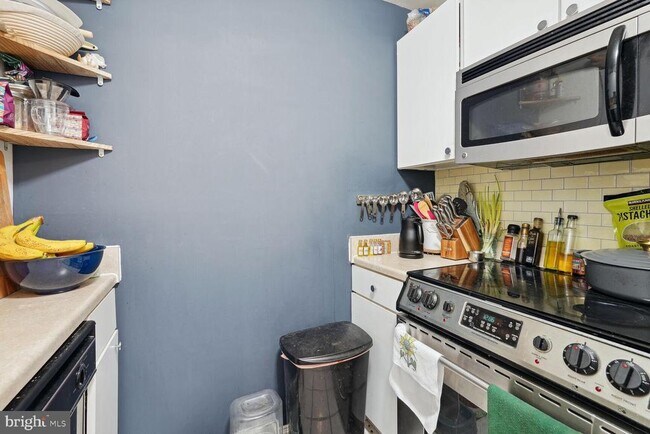 Building Photo - 1736 18th St NW