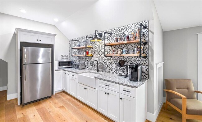 Building Photo - 8175 Main St