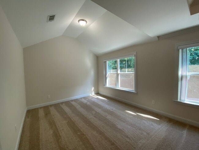 Building Photo - 5BR + # Full Bath Home in The Retreat at B...