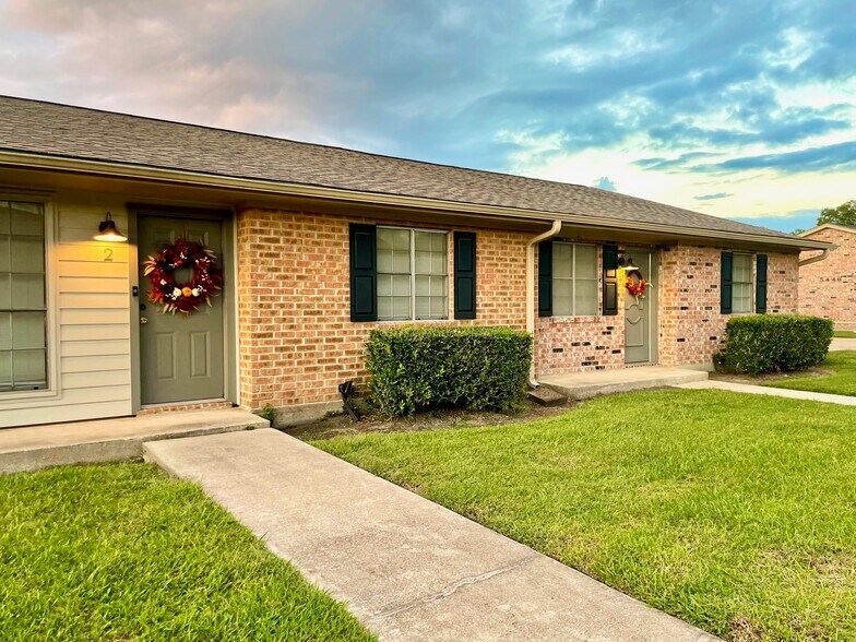 Building Photo - 5454 Folsom Dr