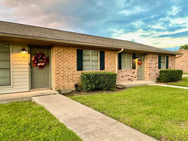 Building Photo - 5454 Folsom Dr