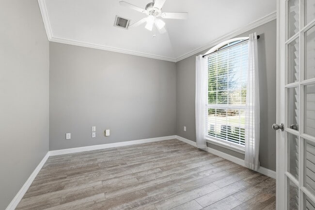 Building Photo - 1715 Round Oak Ln