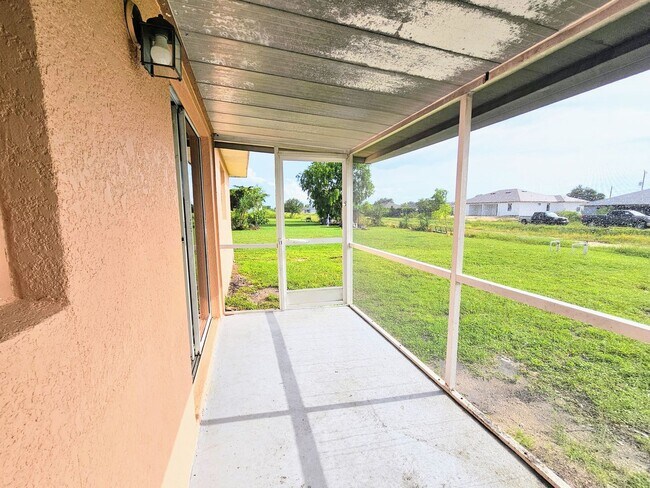 Building Photo - Move-in Ready 3 BR & 2 BA