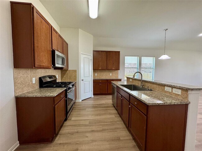 Building Photo - 18717 Stewart Hill Dr