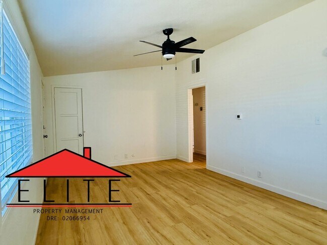 Building Photo - 332 N Alvord St