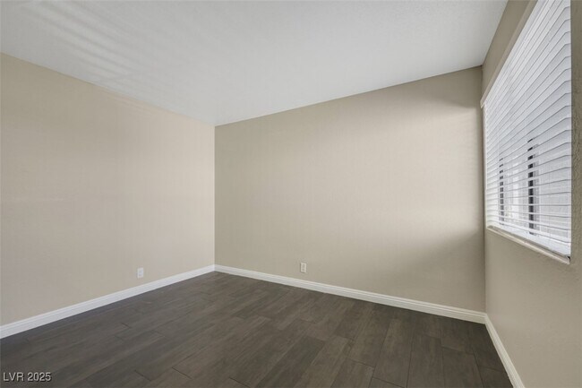 Building Photo - 3151 N Soaring Gulls Dr