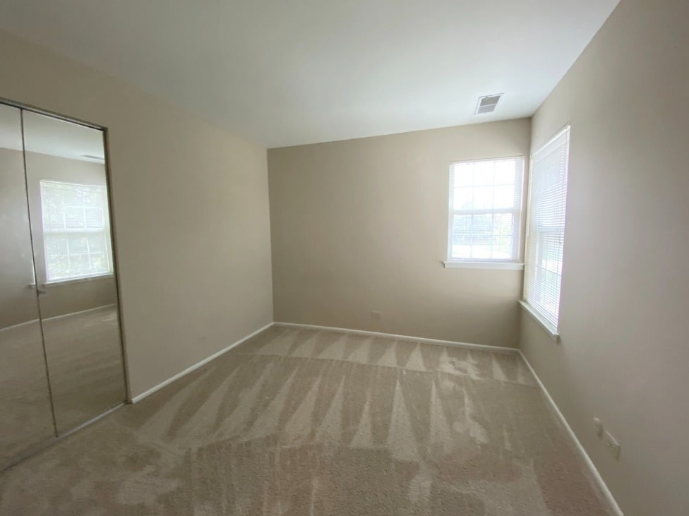 Building Photo - 202 E Fabish Dr