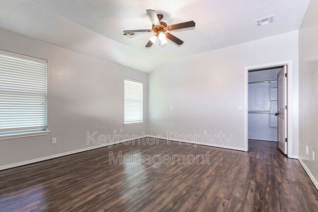 Building Photo - 8037 Waters Edge Way