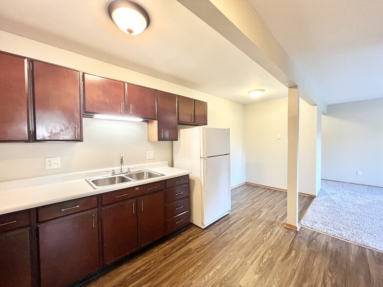 Building Photo - 821 George St