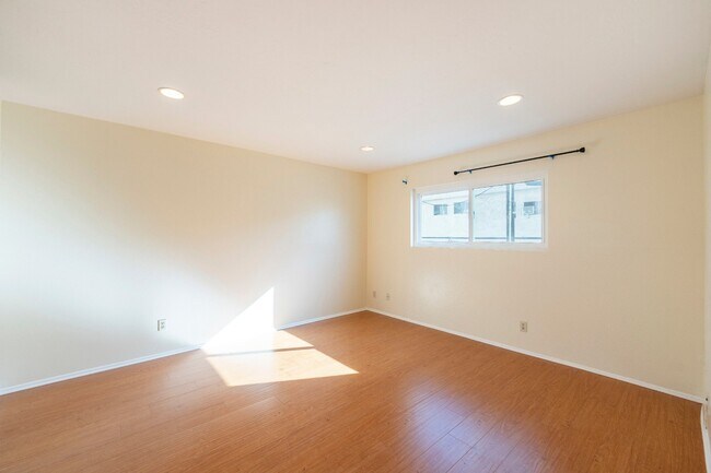 Building Photo - 25930 Narbonne Ave