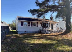 Building Photo - 103 Woodbury Forrest Dr