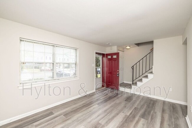 Building Photo - 3231 Hunters Mill Dr