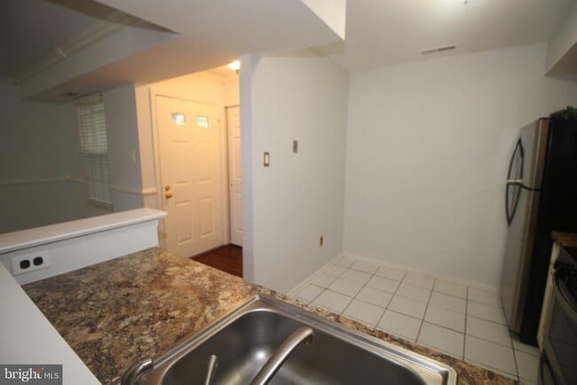Building Photo - 681 Rose Hollow Dr