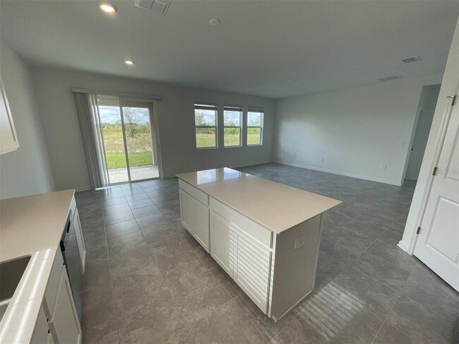 Building Photo - 608 Daring Dr