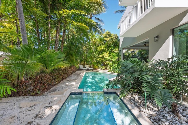 Building Photo - 650 Curtiswood Dr