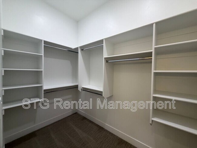 Building Photo - 2908 Church Oak Dr