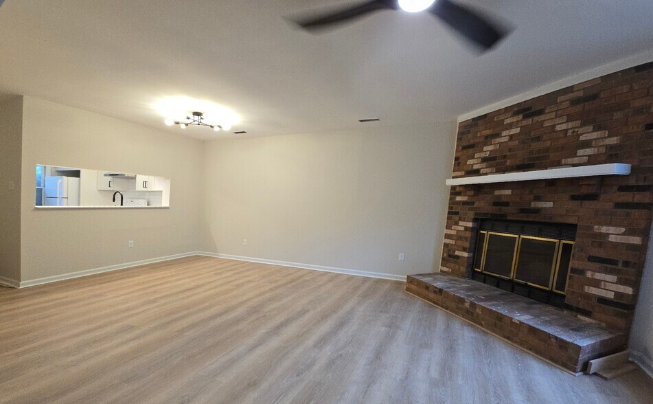Building Photo - 5 Durbin Pl