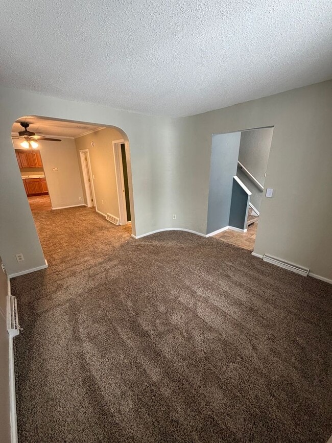 Building Photo - AVAILABLE NOW - 4 bed/1.5 bath Home In Superior