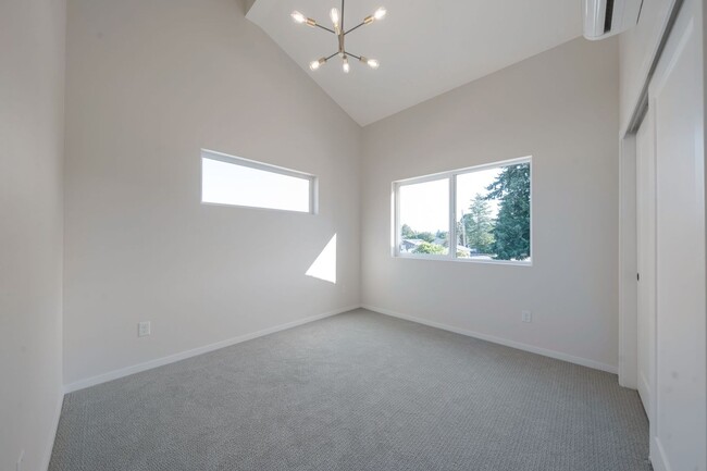 Building Photo - Beautiful 1 year old home in Pacific Wa