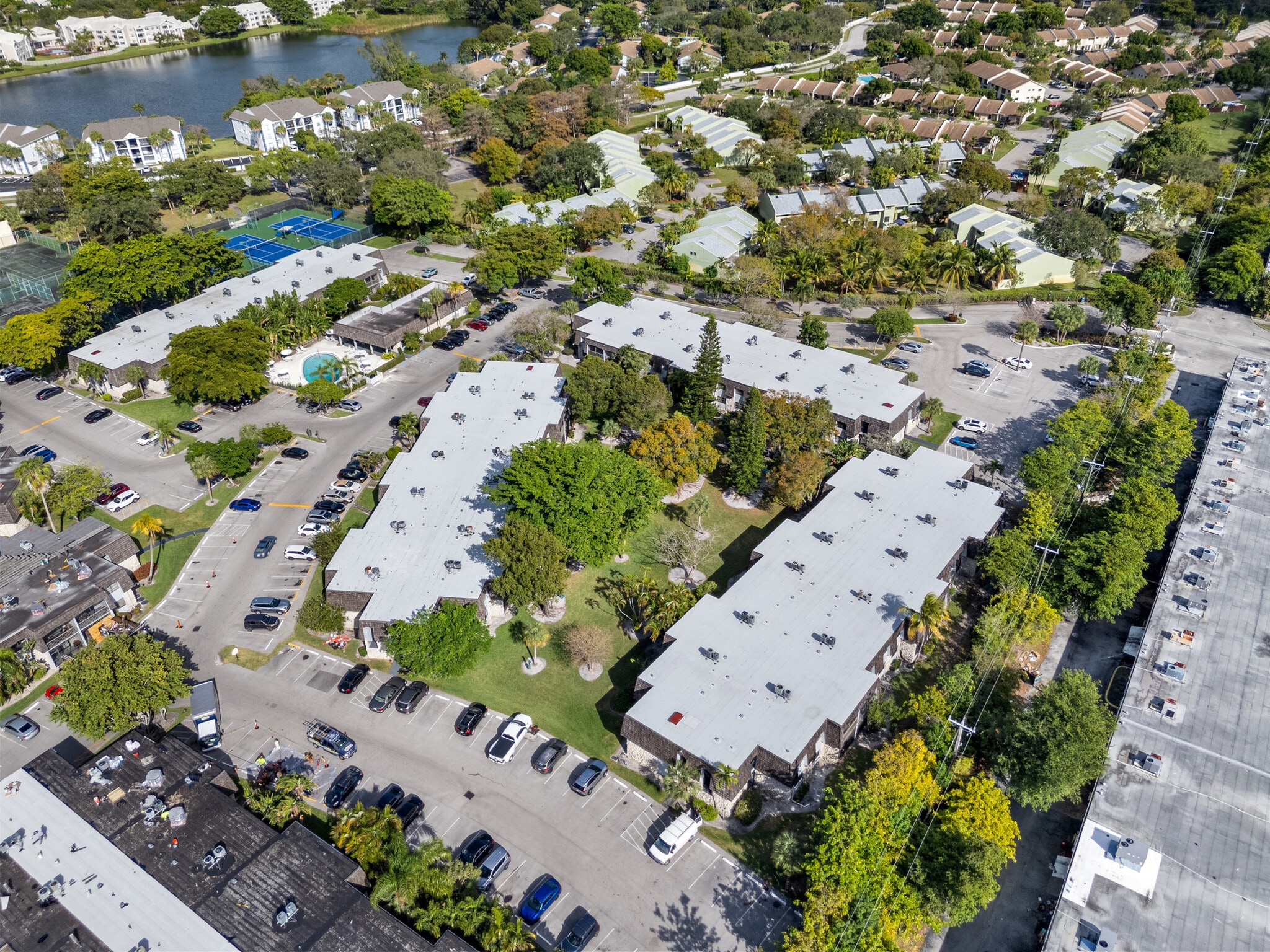 Building Photo - 3105 Oakland Shores Dr