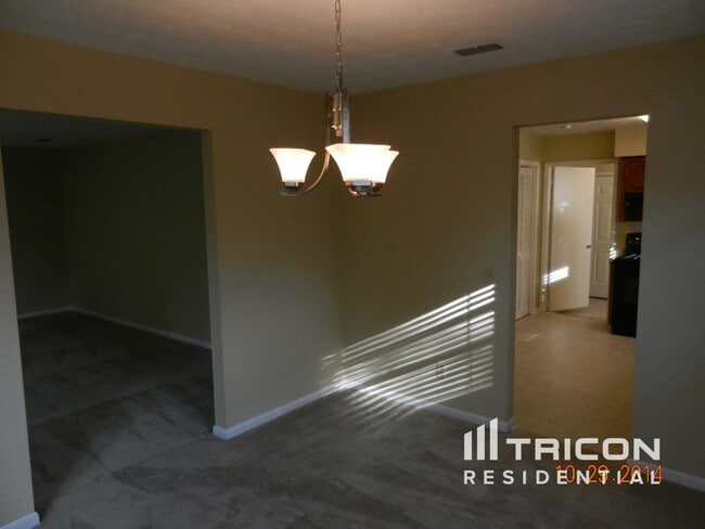 Building Photo - 10769 High Ridge Rd