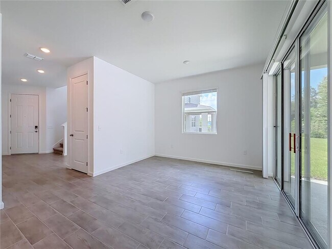 Building Photo - 770 Lake Dell Ave