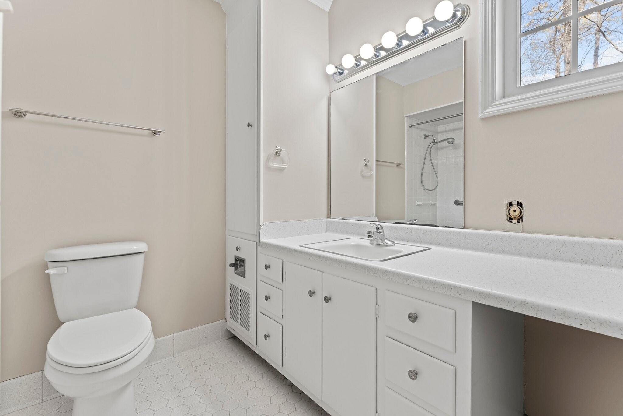 Building Photo - 30 Knoxbury Terrace