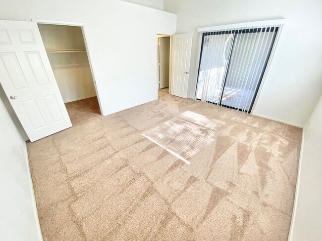 Building Photo - CHARMING SOUTHWEST LAS VEGAS CONDO WITH COMMUNITY AMENITIES