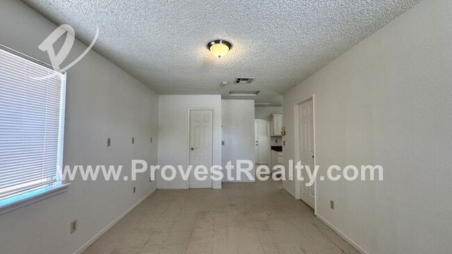Building Photo - 13193 Begonia Rd