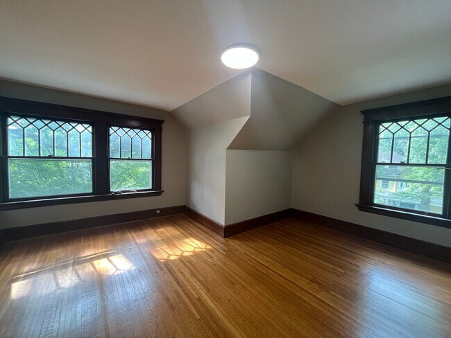 Building Photo - 6 Everit St