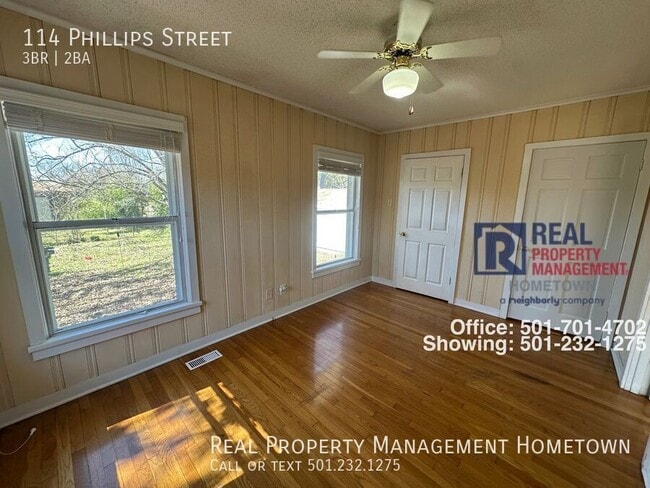 Building Photo - 114 Phillips St