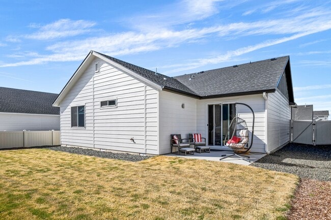 Building Photo - Lovely Meridian Home