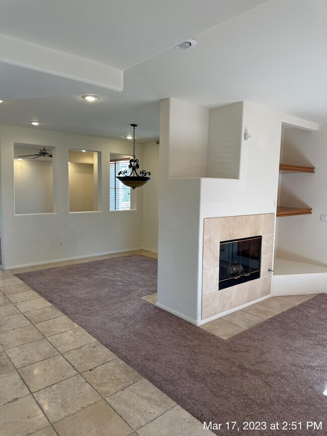 Building Photo - 664 Peachy Canyon Cir