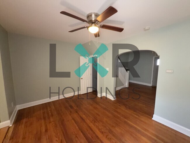 Building Photo - 304 Berbro St