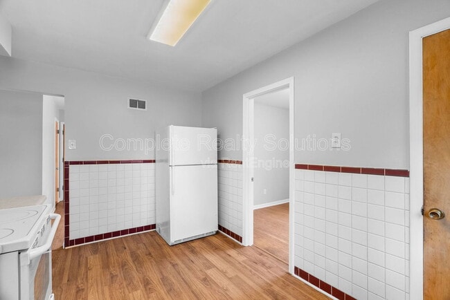 Building Photo - 9220 Leamont Dr